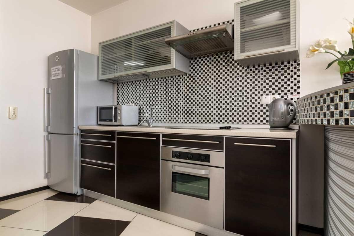 Cozy Apartment In Most City Center Dnipro Ngoại thất bức ảnh