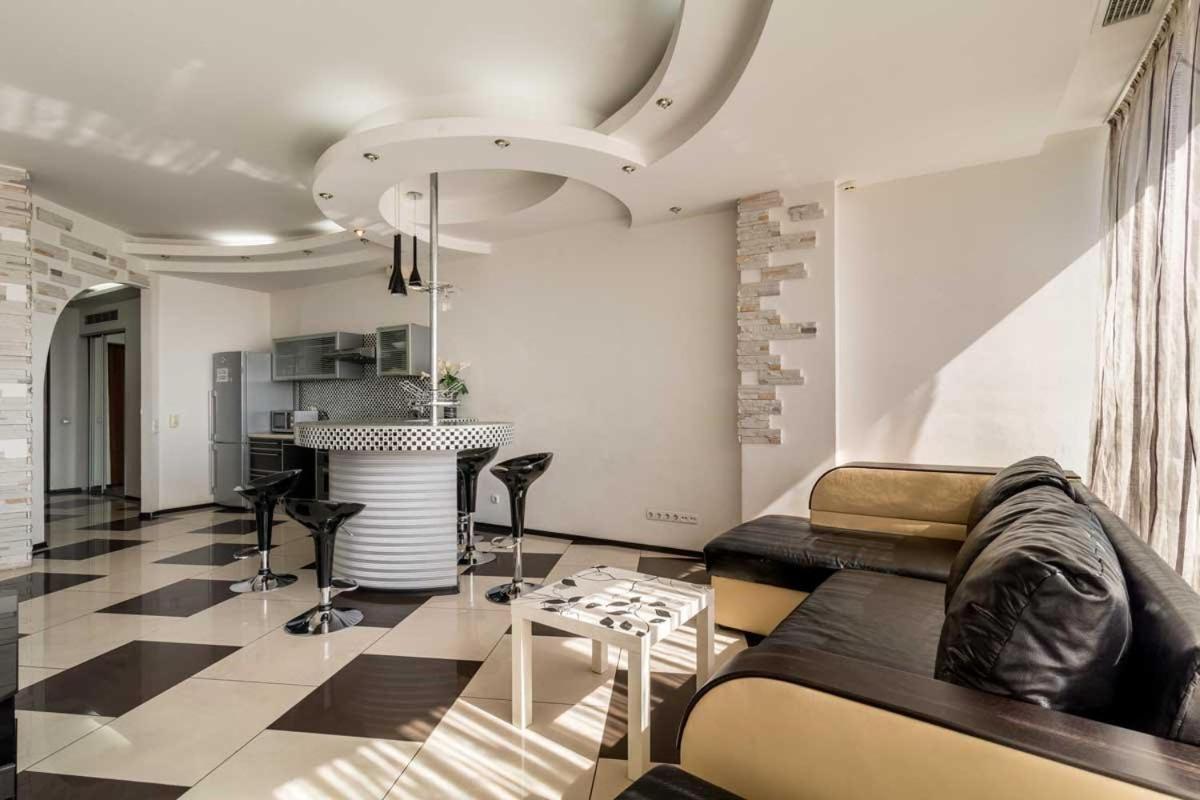 Cozy Apartment In Most City Center Dnipro Ngoại thất bức ảnh